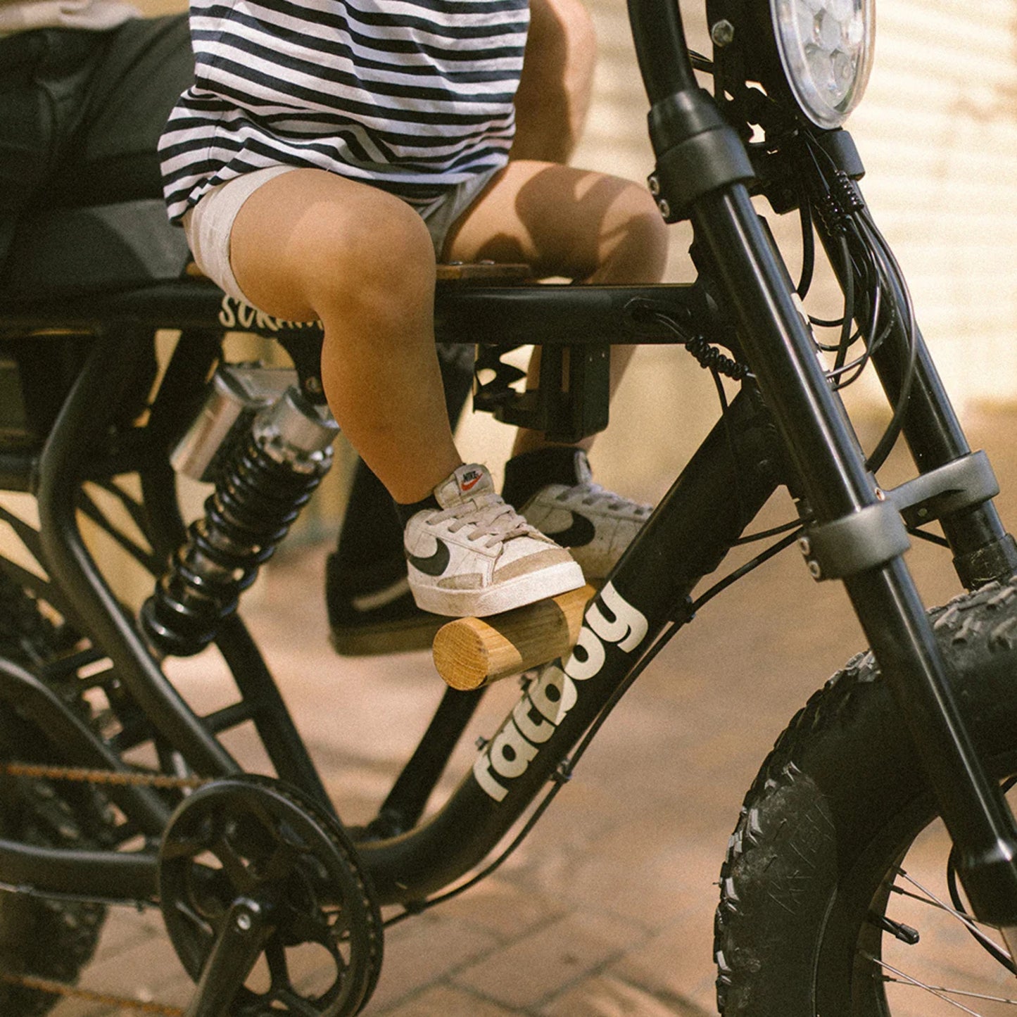 Fatboy Grom Seat & Foot Pegs - Scrambler