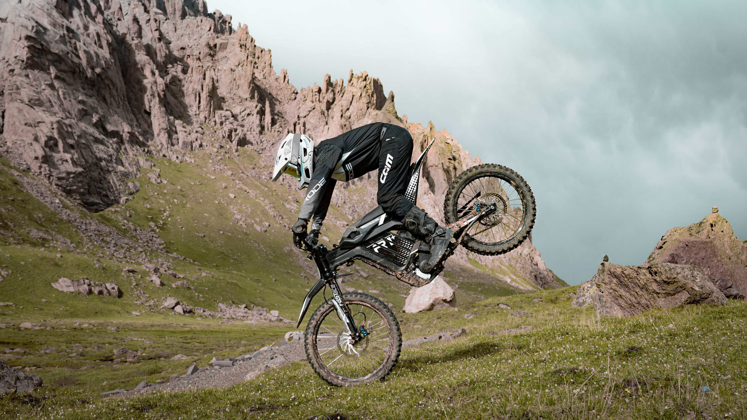Rerode Electric Dirt Bikes - E-Moto's - Charge it. Send it!