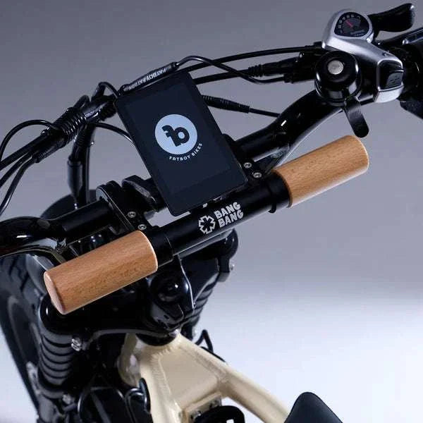 Fatboy Bang Bang Cruiser Set with wooden pegs, faux-leather passenger seat, and kids handlebar extension for Fatboy Scrambler V2 bikes