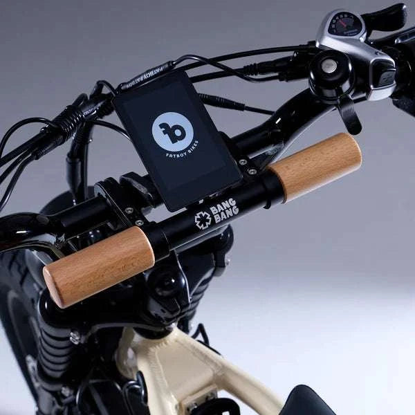 Fatboy Bang Bang Cruiser Set with wooden pegs, faux-leather passenger seat, and kids handlebar extension for Fatboy Scrambler V2 bikes