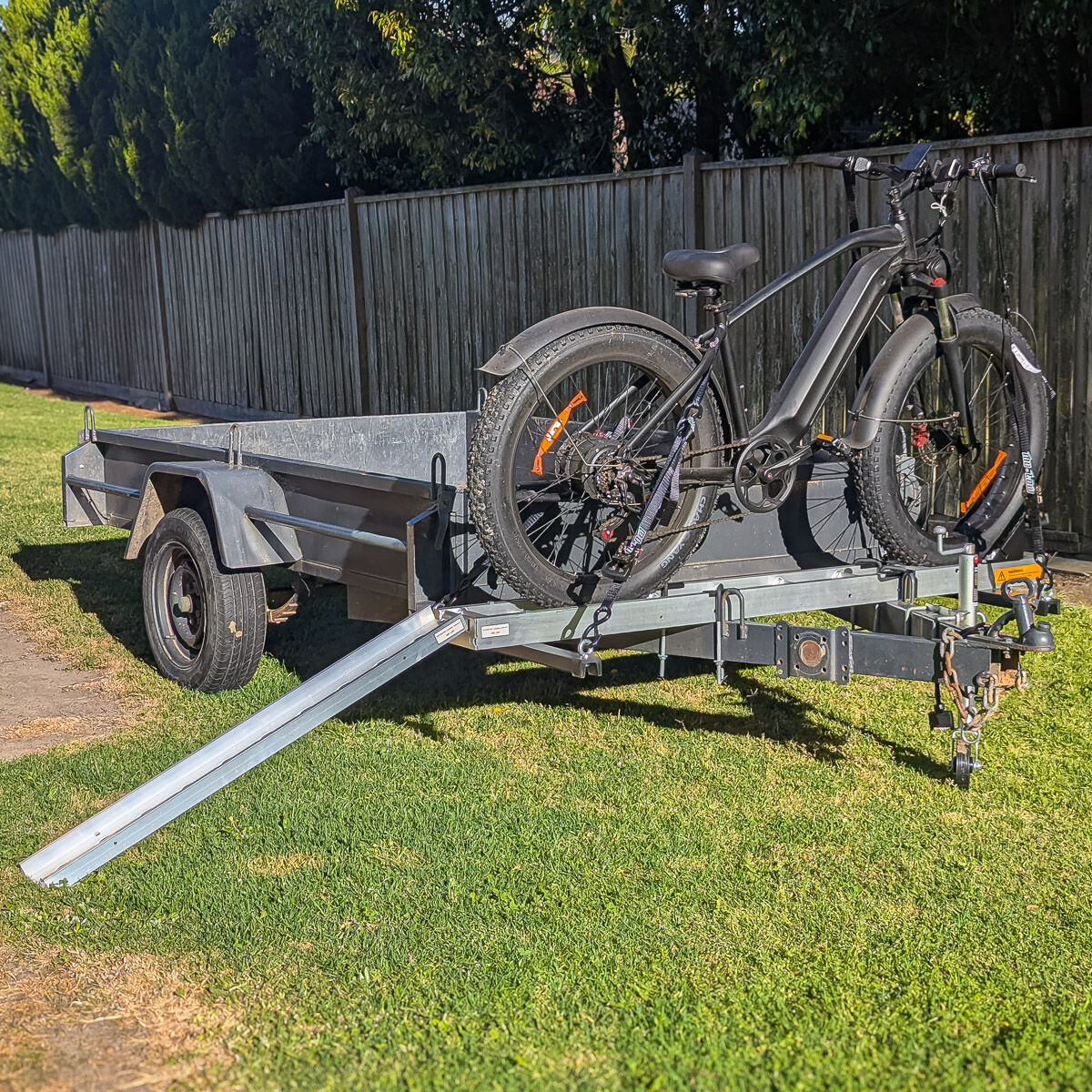 Mo-tow™ A-Frame mounted 1.9M motorcycle and e-bike carrier with 250mm U-bolt for caravans and trailers