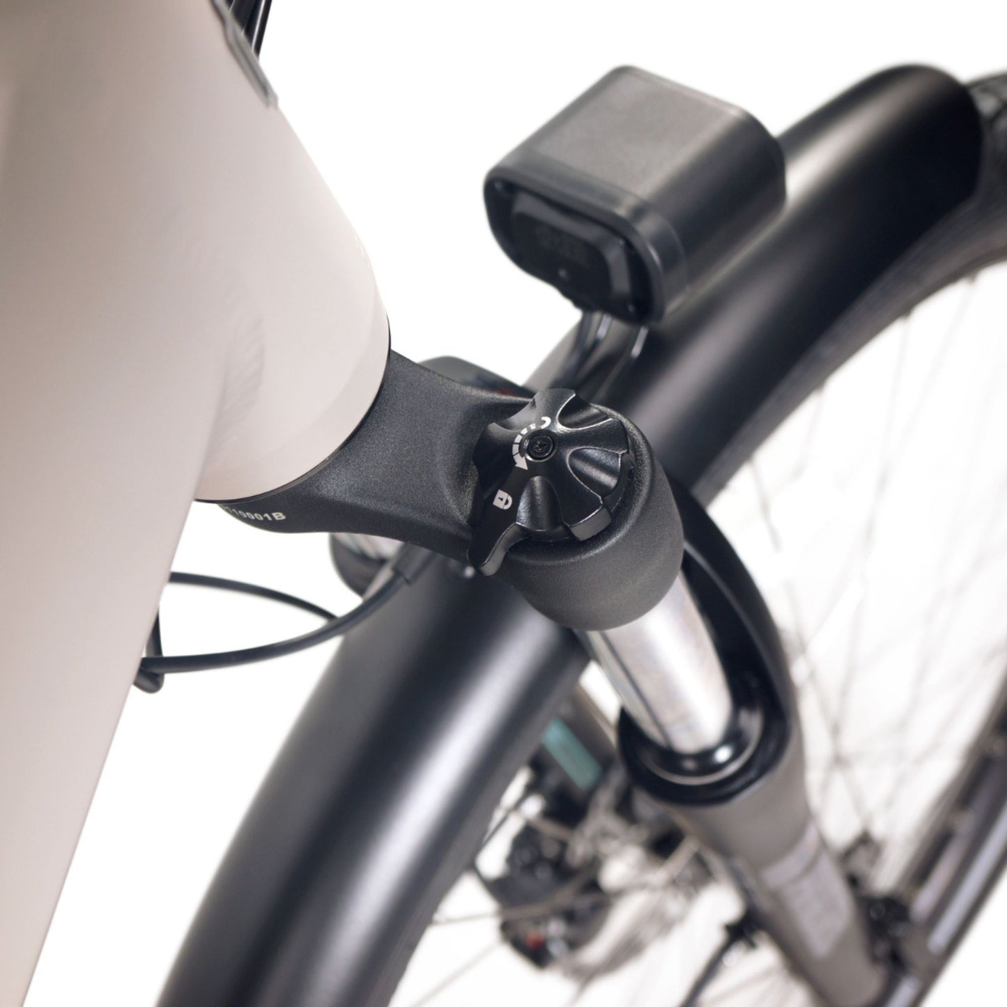 NCM T7S Step Thru Trekking E-Bike, 250W, 48V 19Ah 912Wh Battery (26")