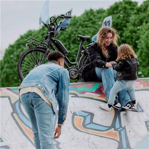 Urban Iki front child seat for e-bikes with 5-point harness and adjustable footrest